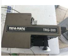 Load image into Gallery viewer, trg 300 used motor B&amp;D : TRG-300 used working sectional door (used part) - LOCKMATIC
